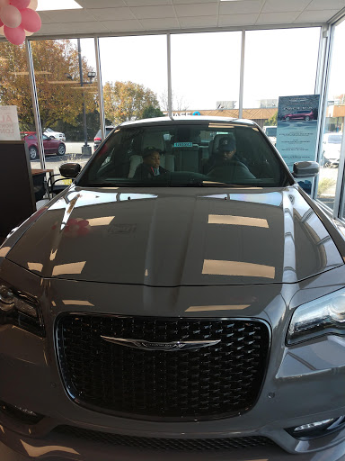 Car Dealer «Hudson Valley Chrysler Dodge Jeep Ram», reviews and photos, 200 Auto Park Pl, Newburgh, NY 12550, USA