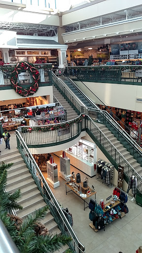 Sporting Goods Store «SCHEELS», reviews and photos, 6503 W 135th St, Overland Park, KS 66223, USA