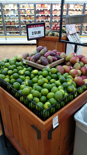 Grocery Store «J & J Foods», reviews and photos, 1075 Jesse Jewell Pkwy, Gainesville, GA 30501, USA