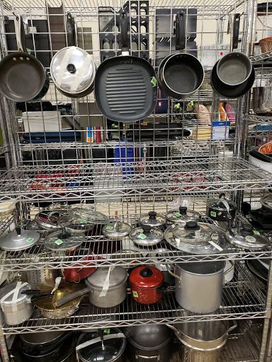 Thrift Store «Goodwill Store & Donation Center», reviews and photos, 675 W North Ave, Elmhurst, IL 60126, USA