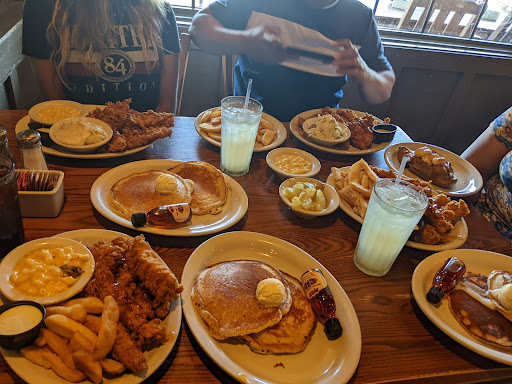 American Restaurant «Cracker Barrel Old Country Store», reviews and photos, 6699 S Semoran Blvd, Orlando, FL 32822, USA