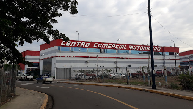 Opiniones de Centro Comercial Automotriz de Machala en Machala - Tienda de motocicletas
