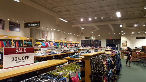 Clothing Store «L.L. Bean Outlet», reviews and photos, 31 Gusabel Ave, Nashua, NH 03063, USA