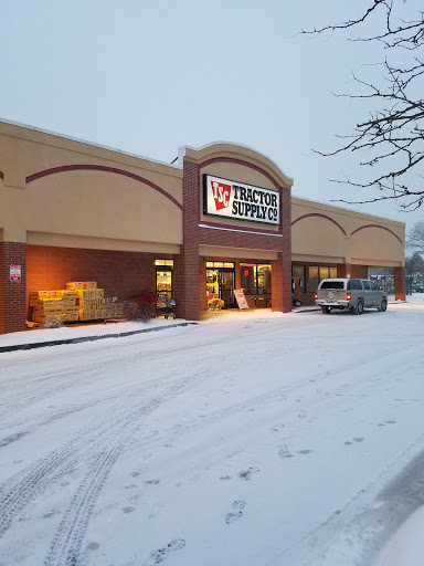 Tractor Supply Co., 67 Palomba Dr, Enfield, CT 06082, USA, 