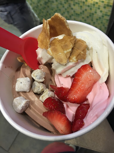 Frozen Yogurt Shop «Yogurtland», reviews and photos, 7211 Plaza Center Dr #140, West Jordan, UT 84084, USA