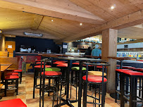 Atmosphère du Restauration rapide Take Away Burger à Les Deux Alpes - n°10