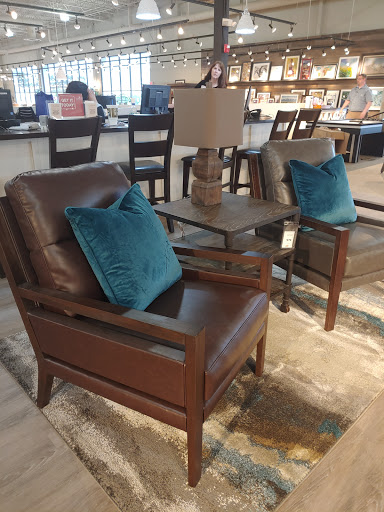 Shopping Mall «Furniture Row Shopping Center», reviews and photos, 1334 N Eastgate Ave, Springfield, MO 65802, USA