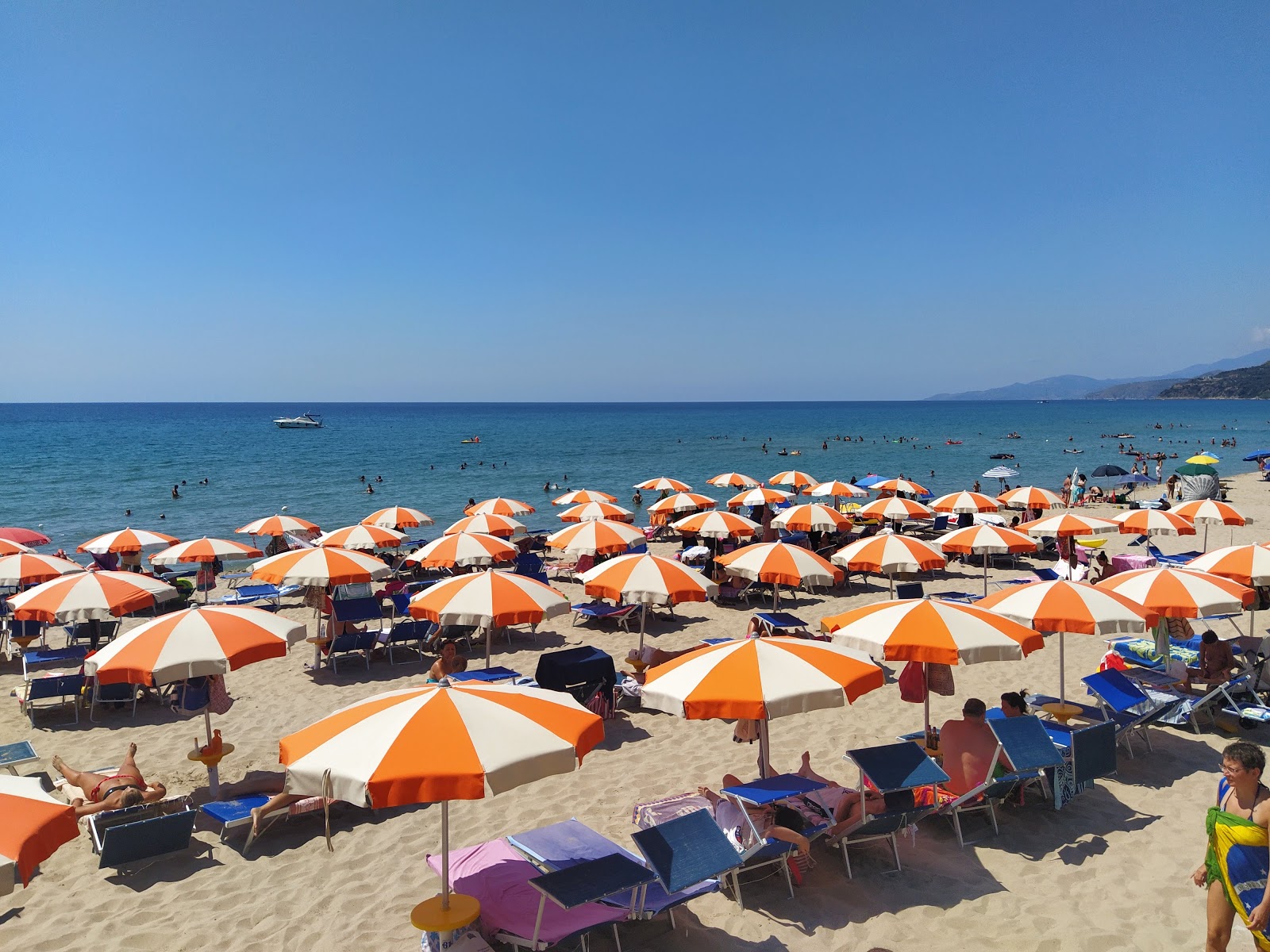 Fotografie cu Spiaggia Le Saline cu nivelul de curățenie înalt