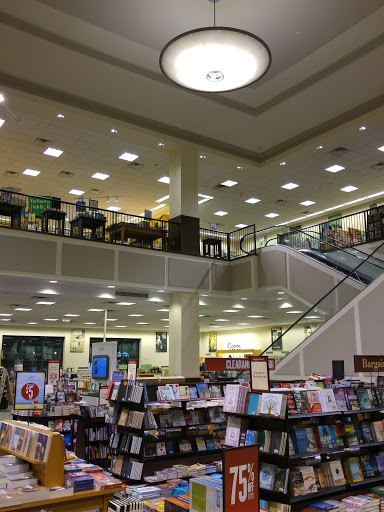 Book Store «Barnes & Noble Booksellers Crocker Park», reviews and photos, 198 Crocker Park Blvd, Westlake, OH 44145, USA