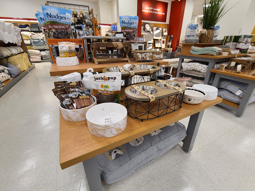 Department Store «T.J. Maxx», reviews and photos, 34 E Ridgewood Ave, Paramus, NJ 07652, USA