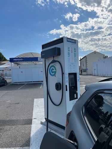 Borne de recharge de véhicules électriques PitPoint Charging Station Cavaillon