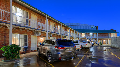 Henry Parkes Motor Inn Parkes