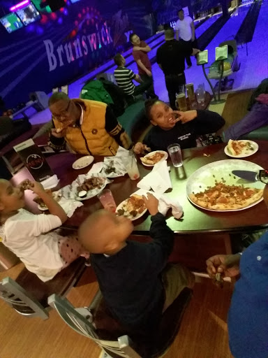 Bowling Alley «Brunswick Zone XL Brooklyn Park», reviews and photos, 7545 Brooklyn Blvd, Brooklyn Park, MN 55443, USA