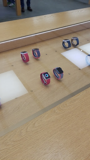 Computer Store «Apple Greenwich Avenue», reviews and photos, 356 Greenwich Ave, Greenwich, CT 06830, USA