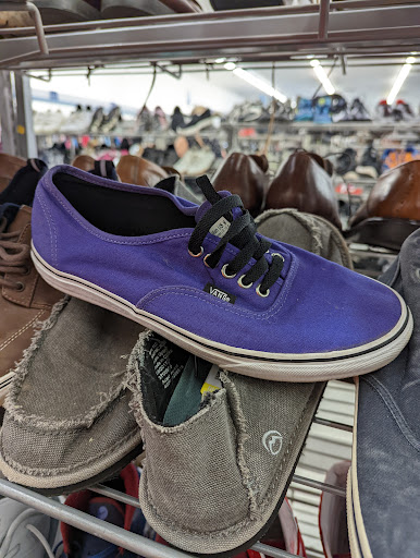 Thrift Store «Goodwill Industries of Middle Tennessee», reviews and photos, 575 S Jefferson Ave, Cookeville, TN 38501, USA