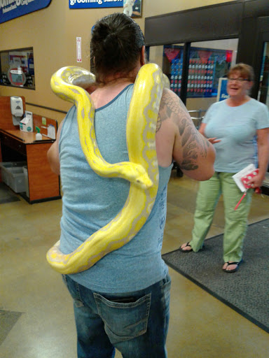 Pet Supply Store «PetSmart», reviews and photos, 10 Hazard Ave, Enfield, CT 06082, USA