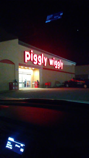Grocery Store «Piggly Wiggly», reviews and photos, 1010 E 3rd St, Jackson, GA 30233, USA