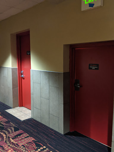 Movie Theater «United Artists Farmingdale 10», reviews and photos, 20 Michael Ave, Farmingdale, NY 11735, USA