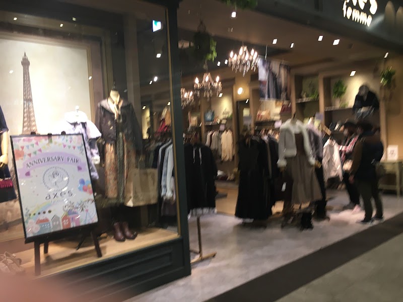 axes femme ららぽーと海老名店