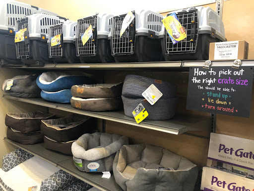 Pet Supply Store «Mud Bay», reviews and photos, 4816 Point Fosdick Dr NW, Gig Harbor, WA 98335, USA