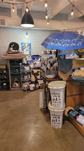 Pet Supply Store «3 Dogs 1 Cat», reviews and photos, 2472 Riopelle St, Detroit, MI 48207, USA