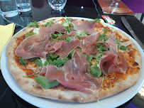 Plats et boissons du Pizzeria Pizza Montaigne à Fontenay-le-Fleury - n°3