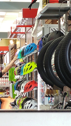Bicycle Repair Shop «Bike World in Alamo Heights», reviews and photos, 5911 Broadway St, Alamo Heights, TX 78209, USA