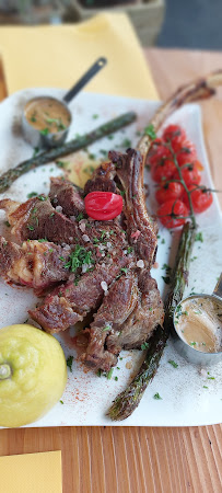 Plats et boissons du Restaurant Le Petit Paris à Les Premiers-Sapins - n°16