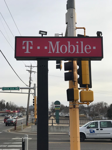 Cell Phone Store «T-Mobile», reviews and photos, 4400 Central Ave NE, Columbia Heights, MN 55421, USA