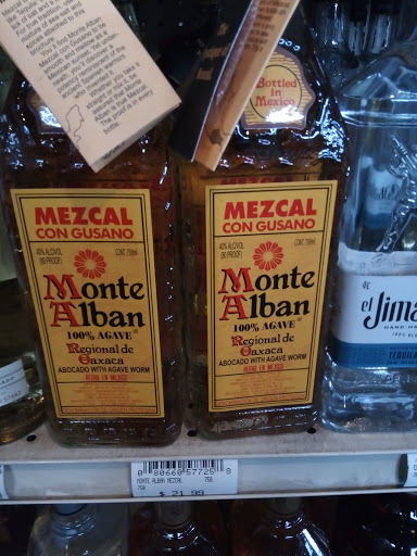 Liquor Store «Liquor Barrel 7th Street», reviews and photos, 665 7th St W, St Paul, MN 55102, USA