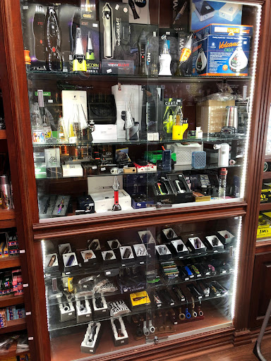 Tobacco Shop «Amsterdam Smoke Shop», reviews and photos, 5901 Warner Ave, Huntington Beach, CA 92649, USA