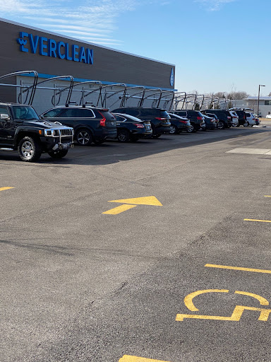 Everclean Car Wash en West Chicago