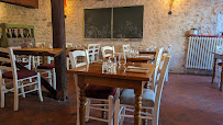 Atmosphère du Restaurant français Restaurant Chez Henri II Beaugency - n°14