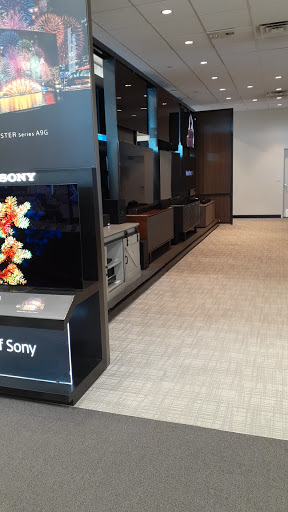 Electronics Store «Best Buy», reviews and photos, 1420 Nixon Dr, Mt Laurel, NJ 08054, USA