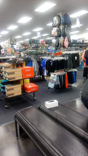 Sporting Goods Store «Big 5 Sporting Goods - McMinnville», reviews and photos, 2525 OR-99W, McMinnville, OR 97128, USA