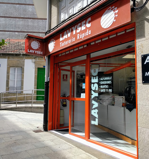 Tintorería Lavysec en Ribeira, A Coruña