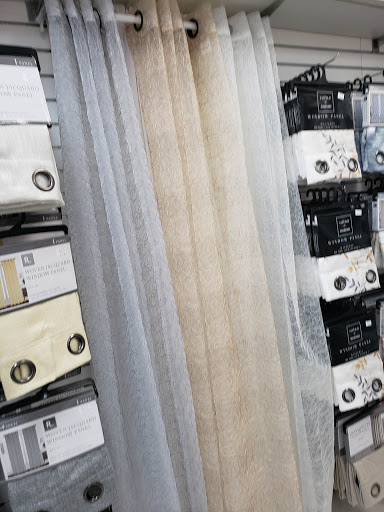 Pet Supply Store «Pet Supplies Plus», reviews and photos, 135-25 79th St, Howard Beach, NY 11414, USA