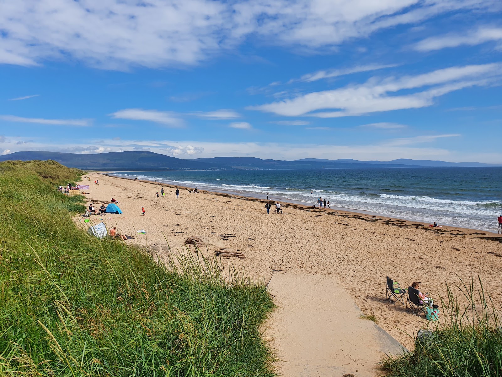 Zdjęcie Embo Beach z powierzchnią jasny, drobny piasek