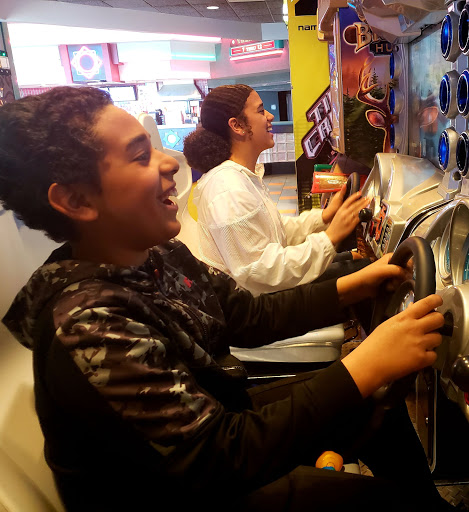 Movie Theater «Regal Cinemas Bolingbrook 12», reviews and photos, 1221 W Boughton Rd, Bolingbrook, IL 60440, USA