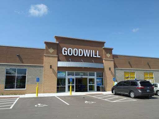 Goodwill - Stillwater, 5980 Krueger Ln, Oak Park Heights, MN 55082, USA, 