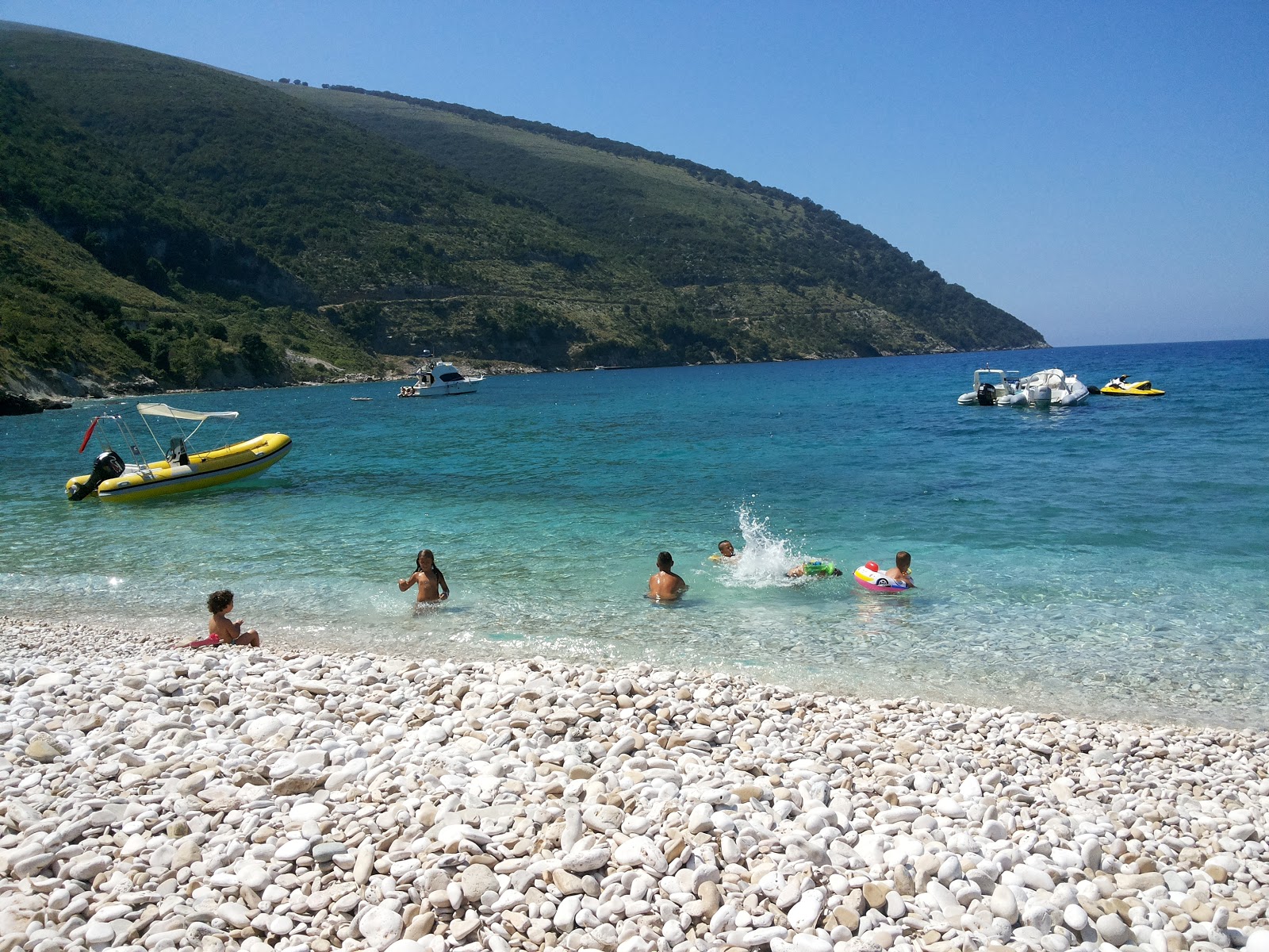 Foto von Karaburun Strand III mit sehr sauber Sauberkeitsgrad