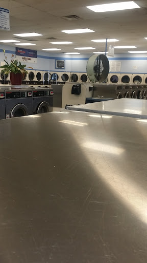Laundromat «Lighthouse Laundromat», reviews and photos, 900 Broad St, Central Falls, RI 02863, USA