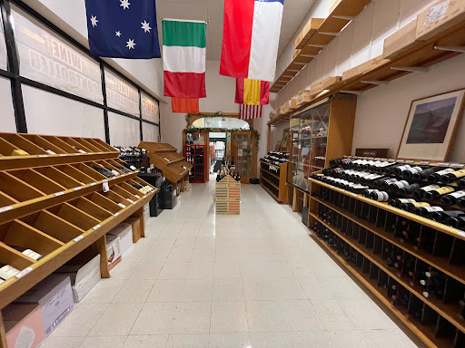 Liquor Store «Connecticut Beverage Mart», reviews and photos, 955 Washington St, Middletown, CT 06457, USA