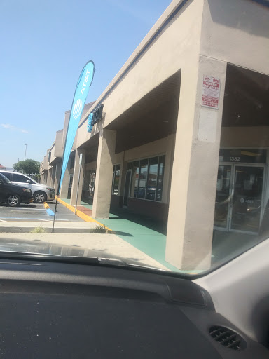 Cell Phone Store «AT&T», reviews and photos, 1332 N John Young Pkwy, Kissimmee, FL 34741, USA