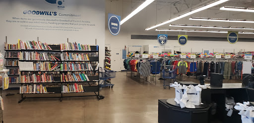 Thrift Store «7th & Bell Goodwill Retail Store & Donation Center», reviews and photos, 17037 N 7th Ave, Phoenix, AZ 85023, USA