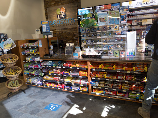 Convenience Store «Seasons Corner Market», reviews and photos, 8 Cranberry Hwy, West Wareham, MA 02576, USA