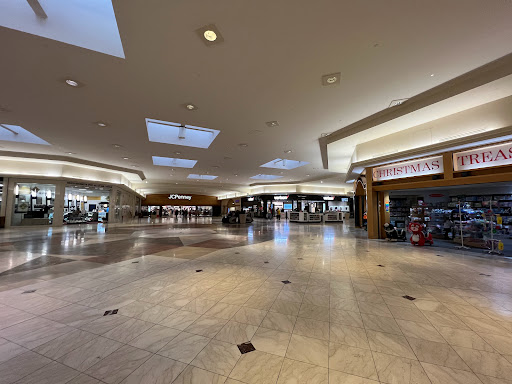 Shopping Mall «Oakdale Mall», reviews and photos, Harry L Dr #601-635, Johnson City, NY 13790, USA