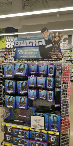 Shopping Mall «The Shops at Fox River», reviews and photos, 3340 Shoppers Dr, McHenry, IL 60051, USA