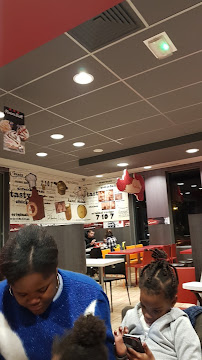 Atmosphère du Restaurant KFC Strasbourg la Vigie à Geispolsheim - n°12