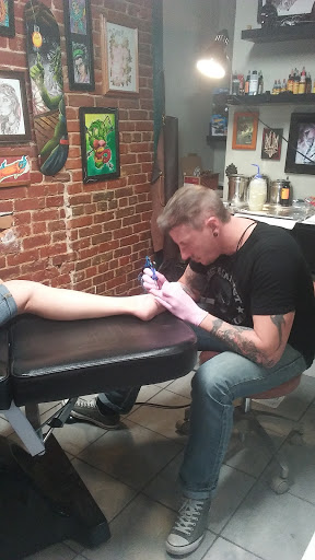 Tattoo Shop «Evolution Tattoo», reviews and photos, 1601 J St, Bedford, IN 47421, USA